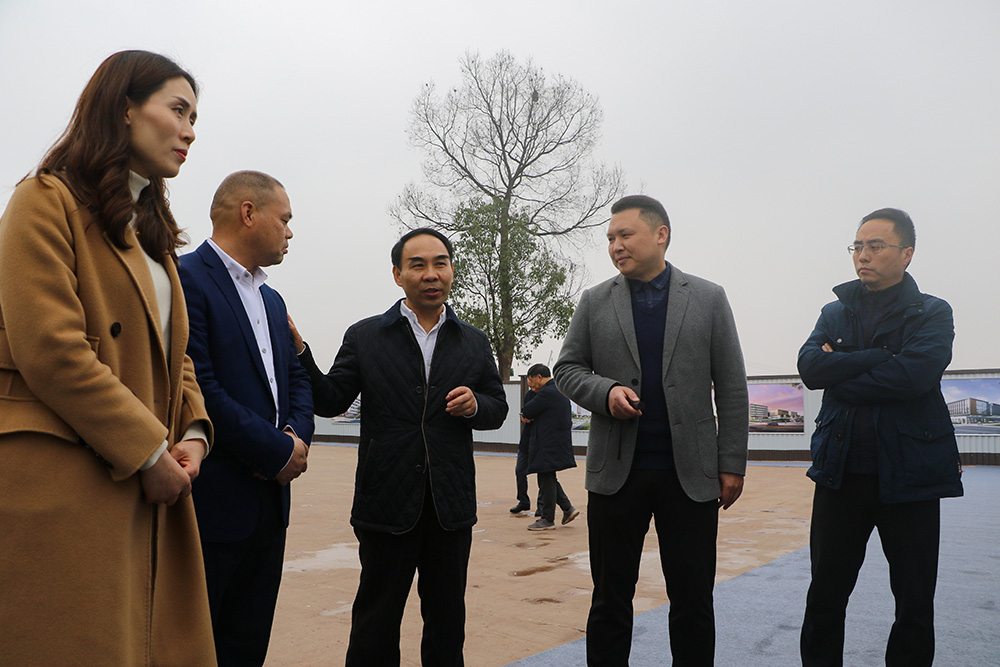 市教委领导到校考察