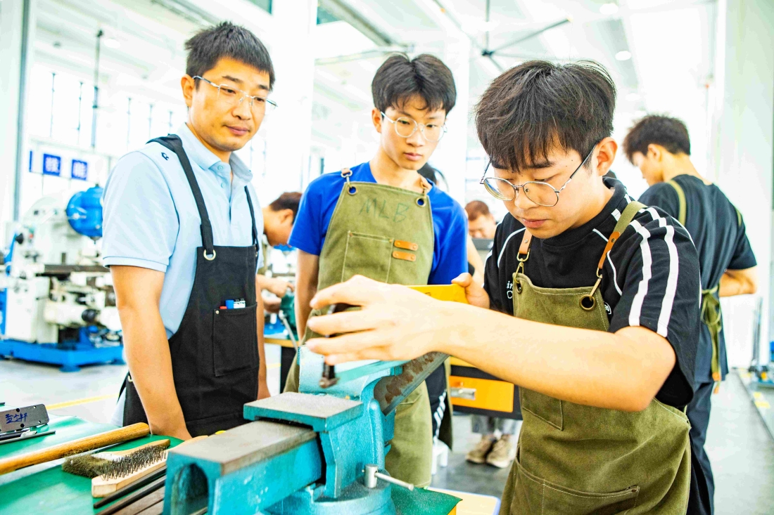 【新重庆】展全球视野 谱融合新章——开云在线登录app入口聚力培养具有家国情怀、国际视野的新时代工匠