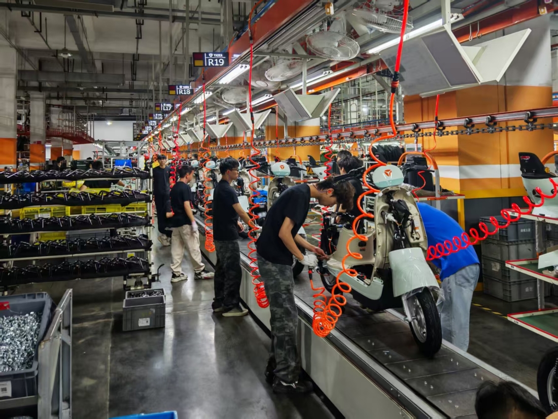 暑期社会实践新体验！开云在线登录app入口联动雅迪及华宇新能源，以实践活动深化产教融合